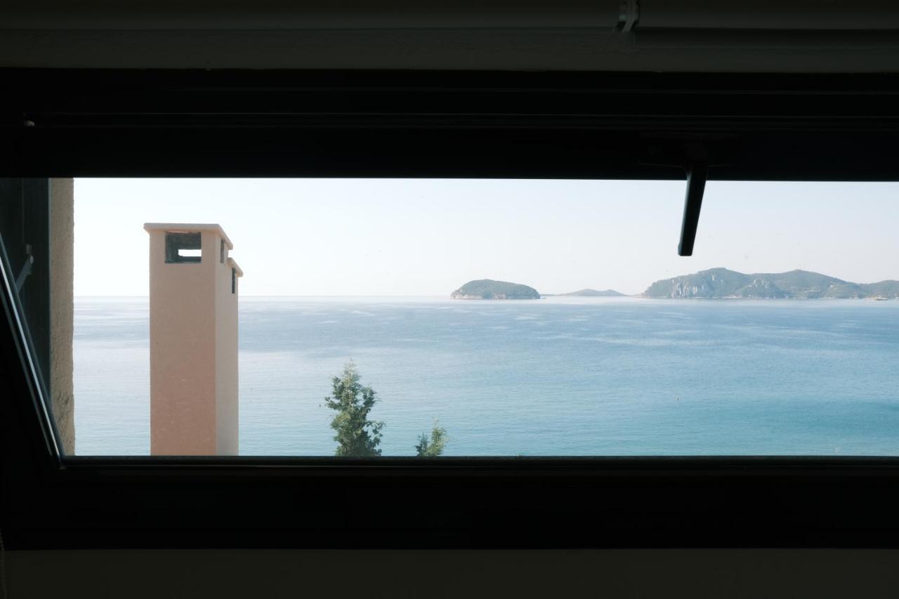 Ferienwohnung Crystal Bay PalaiónTsiflíkion Exterior foto